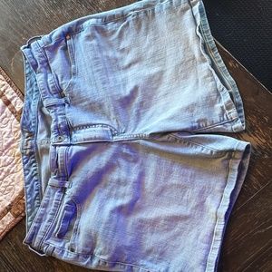 Torrid Jean shorts sz 16